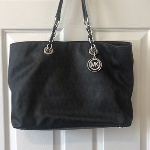 Michael Kors Large Tote 16x11